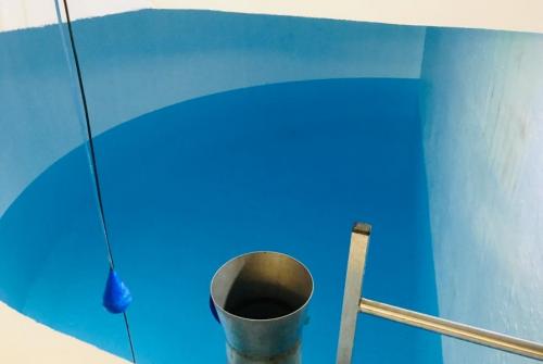 Bazen z vodo v vodohranu.